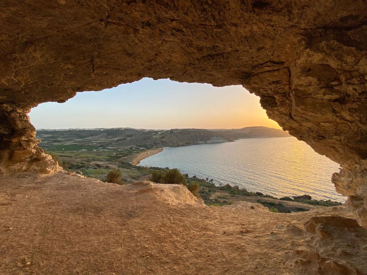 F8 1 Seaview Room, Living And Bathroom Shared , Stjulians Saint Julian's Екстериор снимка
